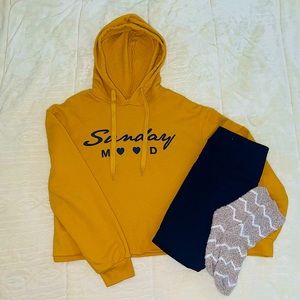 “Sunday Mood” Crop Hoodie